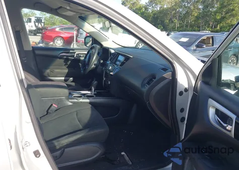 2016 Nissan Pathfinder Platinum/S/Sl/Sv z USA, uszkodzony, nr VIN 5N1AR2MN7GC602930